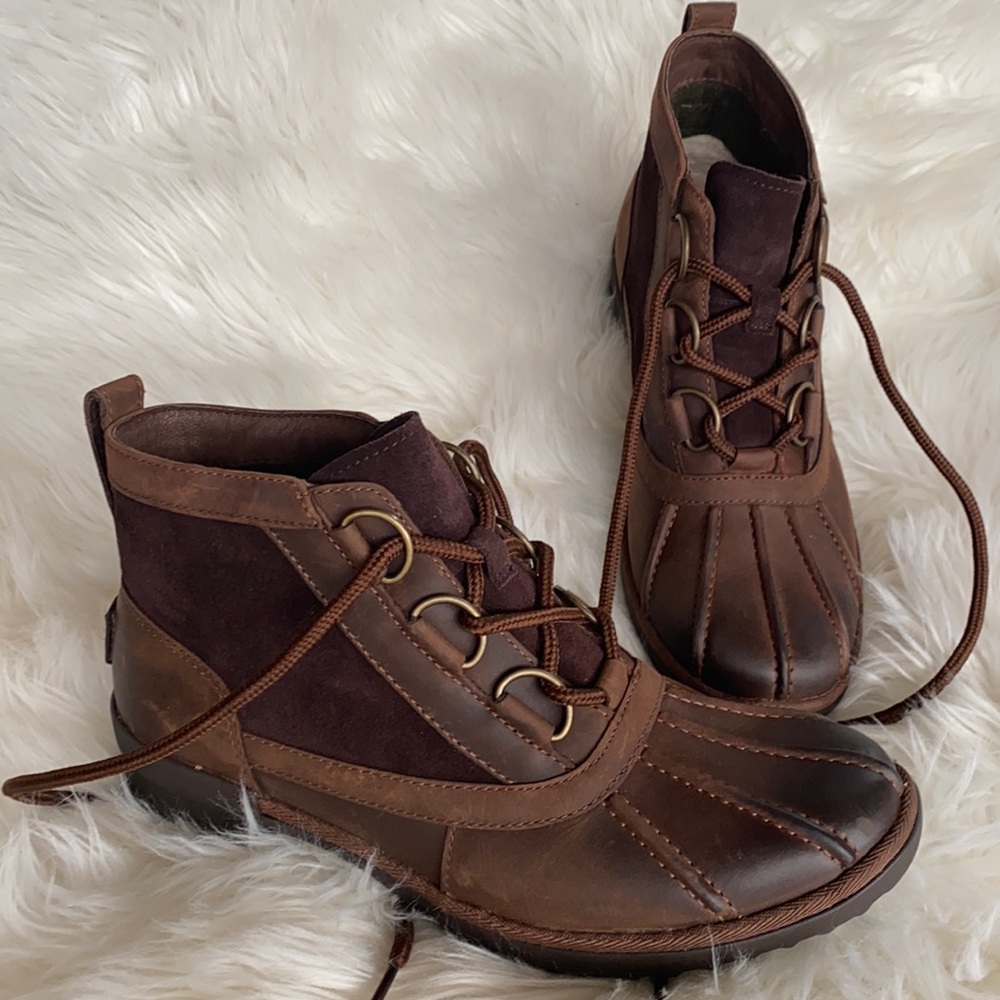 Heather Waterproof Lace-Up Bootie
UGG®